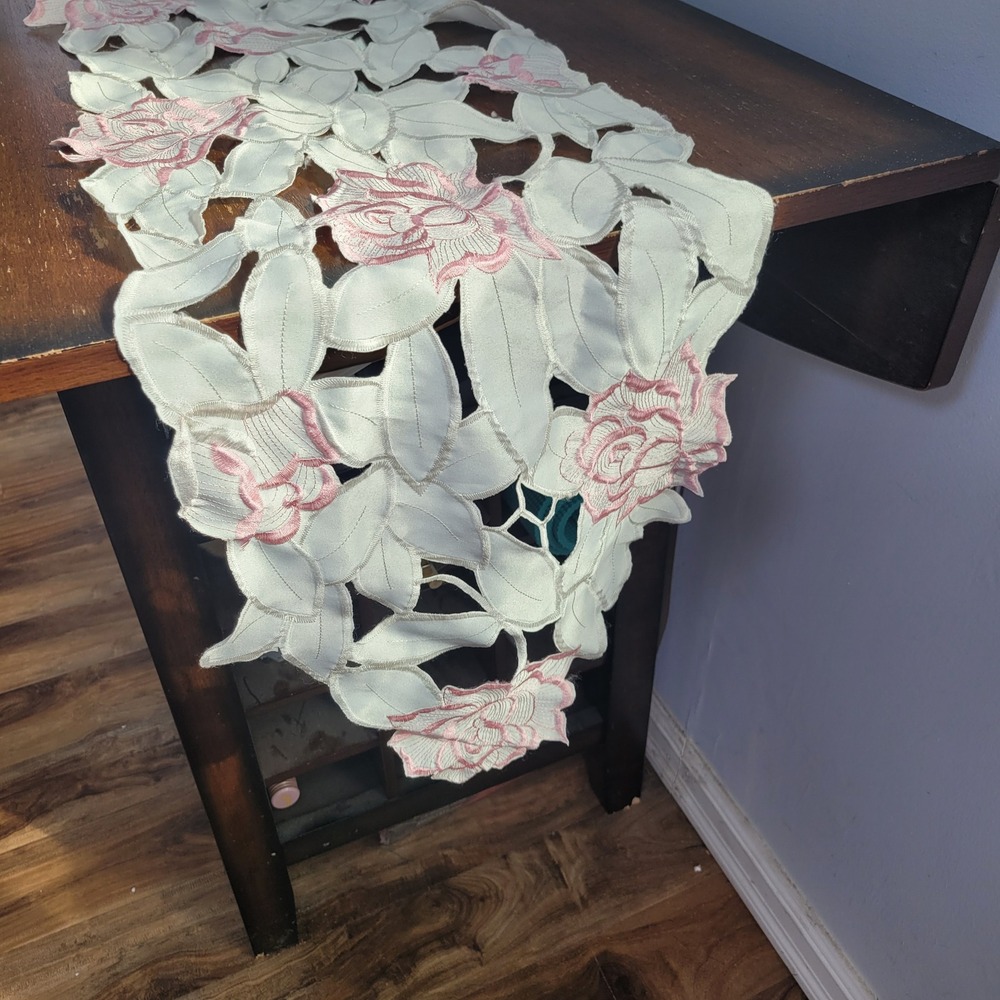 Rose Table Runner vintage 66x12 Pink Ivory
